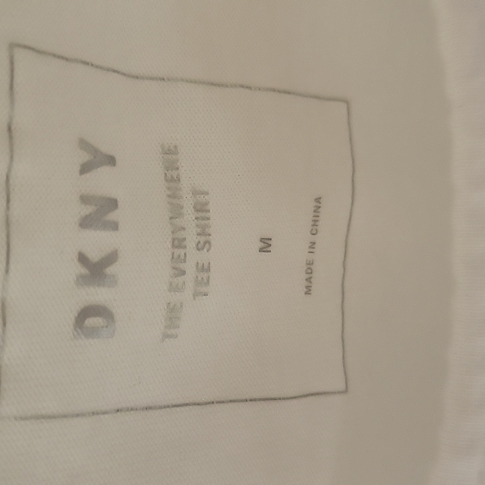 DKNY Logo sparkle Tee shirt. Shirred sides short sleeves size Medium - Picture 4 of 6